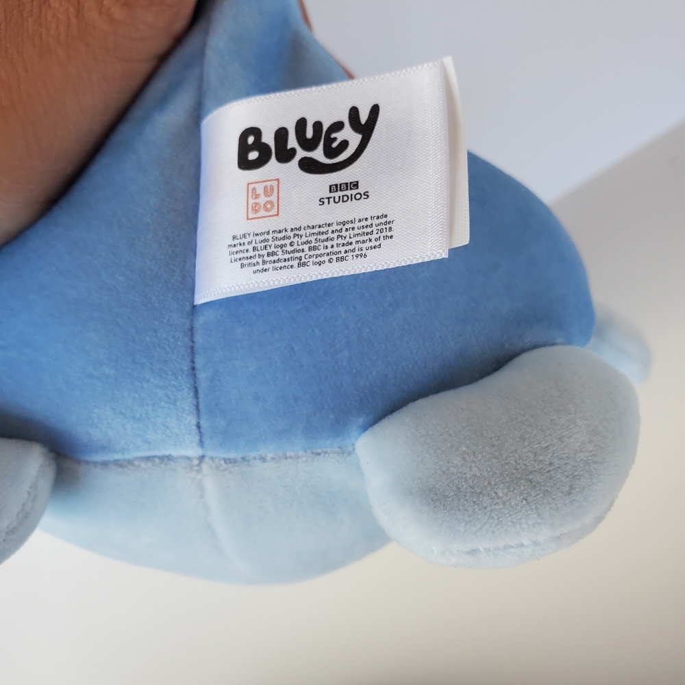 BLUEY HugMees Blue Dog Cartoon Character Original Squishmallow by Kelly Toy - Picture 4 of 9